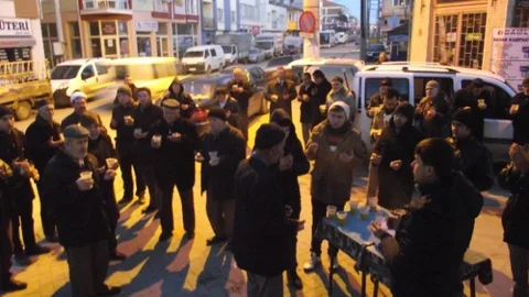 Sabah Namazında Cemaate Çorba İkramı