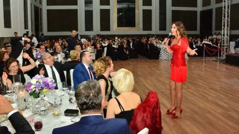 Agiad 23. Yılını Demet Akalın'la Kutladı