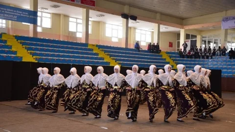 Halk Oyunları Yarışması Yapıldı
