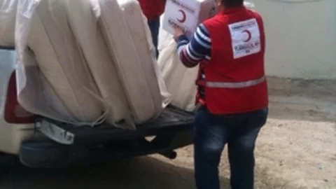 Kızılay 100 Aileye Yardım Yaptı