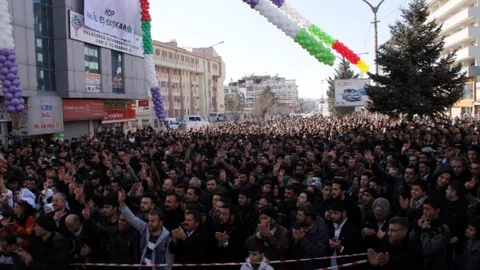 HDP'den Konserli Açılış
