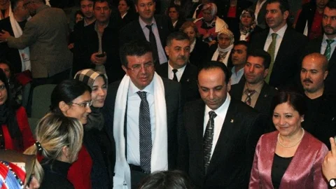 Bakan Zeybekci “Türkiye Bir Daha Dizlerinin Üstüne Çökmeyecek”