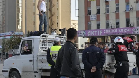 Adana'da Özgecan İçin İlginç Eylem