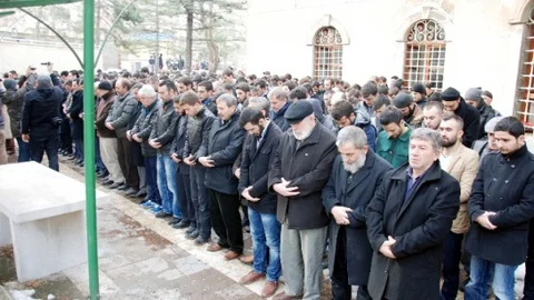 Kütahya'da Ülkücüler Fırat Yılmaz Çakıroğlu İçin Gıyabi Cenaze Namazı Kıldı