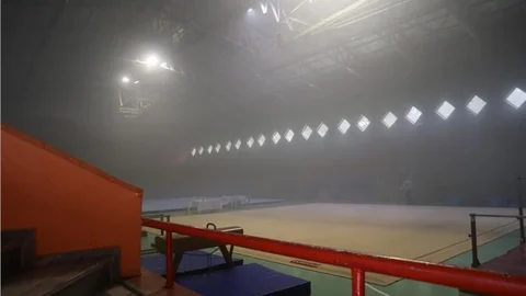 Spor salonunda çıkan yangın, cimnastik yarışmasını erteletti