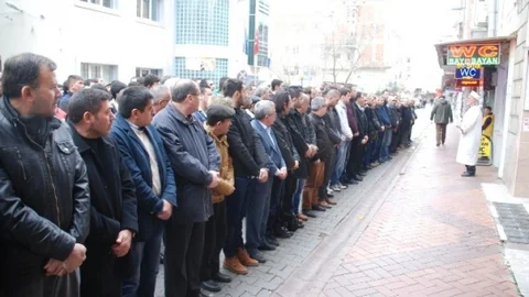 Fırat Yılmaz Çakıroğlu İçin Edremit'te Gıyabi Cenaze Namazı Kılındı