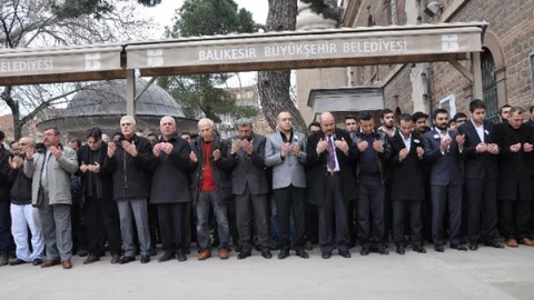 Balıkesir'de Fırat Cakıroğlu İçin Gıyabi Cenaze Namazı Kılındı