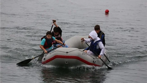 Denizde rafting yarışması yapıldı