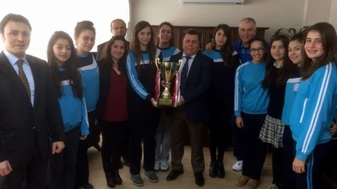 Söke Ege Koleji Kız Voleybol Takımı 3. Lig'de