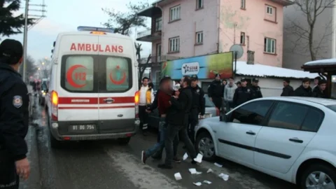 Düzce'de Bıçaklı Kavga 2 Yaralı