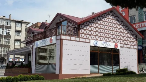 İngilizce Ve Arapça Pratiği İçin Ücretsiz Dil Evi
