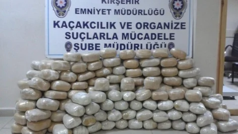 Polis Memuru 205 Kilo Uyuşturucu İle Yakalandı