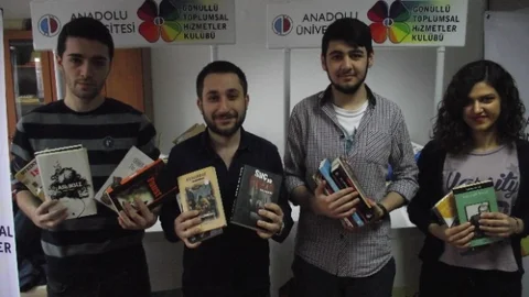 Üniversiteli Gençlerin Kütüphane Kurma Çabası