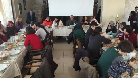 İstanbullu Öğrenciler Büyükşehir Belediye'sinin Konuğu Oldu