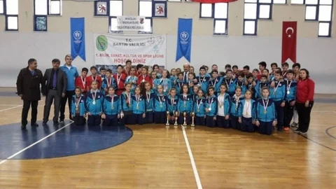 Akçamesçit Hentbol İl Birincisi Oldu