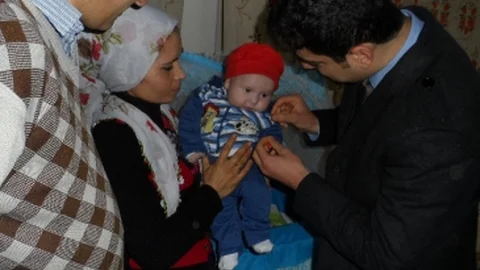 Asi Çiftinin 10 Yıl Sonra Tüp Bebekleri Oldu