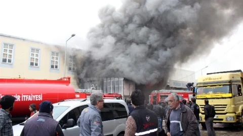 Aydın Alevlere Teslim Oldu