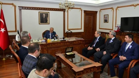 İl Defterdarı Yusuf Balcı Vali Şentürk'ü Ziyaret Etti