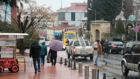 Tekirdağ Haftaya Yağmurla Başladı