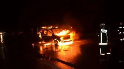 Seyir Halindeki Araç Alev Alev Yandı