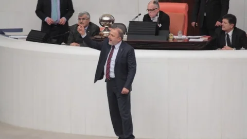 Meclis Yine Karıştı
