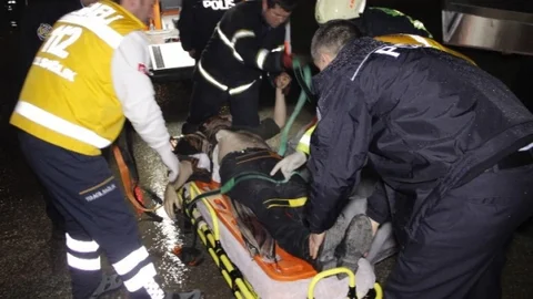 Kocaeli'de Feci Trafik Kazası 2 Ölü 2 Yaralı