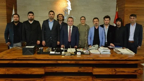 Kuaförlerden Başkan Böcek'e Teşekkür