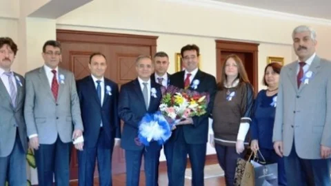 İl Defterdarlığı'ndan Vergi Haftası Nedeniyle Vali Tapsız'a Ziyaret