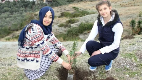 Erzin'de Özgecan Hatıra Ormanı Kuruldu