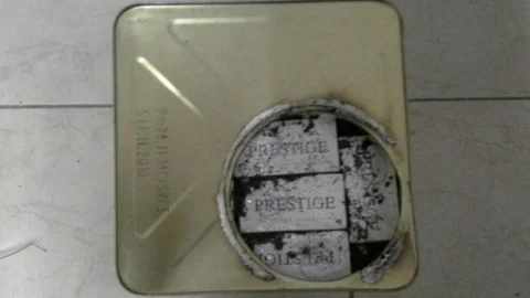 Kargo Aracındaki Yağ Kutularında Kaçak Sigara Ve Çay Ele Geçirildi