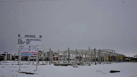 Larende Kapalı Pazarı Hızla Yükseliyor