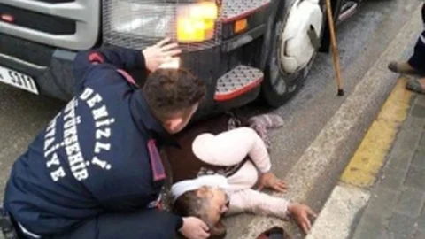 Denizli'de Tirın Altında Kalan Yaşlı Kadın Hayatını Kaybetti