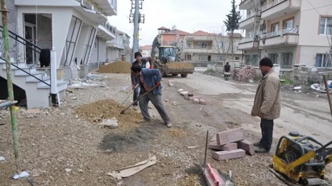 Gölbaşı'nda Yol Ve Kaldırım Düzenleme Çalışmaları