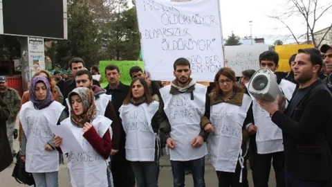 Bingöl'de Öğrenciler Açlık Grevi Başlattı