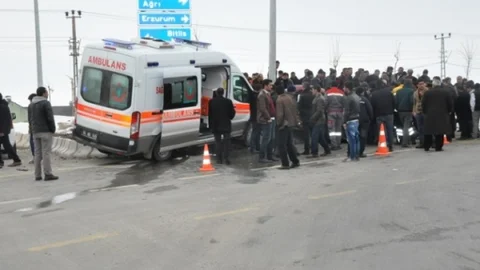 Patnos'ta Trafik Kazası 4 Yaralı