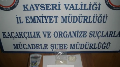 Metamfetamin Maddesini Paraya Sardı İç Çamaşırına Sakladı