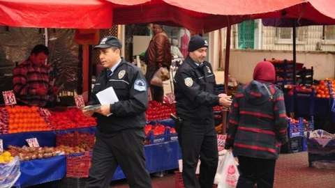 Lapseki'de Pazar Esnafına Dolandırıcılara Karşı Uyarı