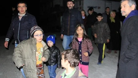 Doğal Gaz Paniği Mahalleliyi Sokağa Döktü