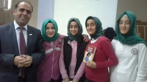 Elazığ'da Vefalı Gençlik Konferansları Başladı