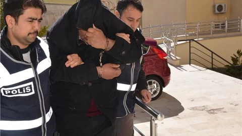 Babanızın hacı arkadaşıyım'' diye dolandırdı