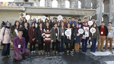 41 Genç 41 Gelecek Öğrencilerine Seminer
