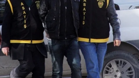 Kefaletini Ödemek İçin Evli Kadınlara Fuhuş Tuzağı Kurdu