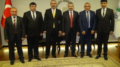 Hizmet-Iş Sendikasından Başkan Çelik'e Hayırlı Olsun Ziyareti