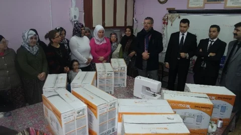 Başkan Güler'den Halk Eğitime Dikiş Makinesi Desteği