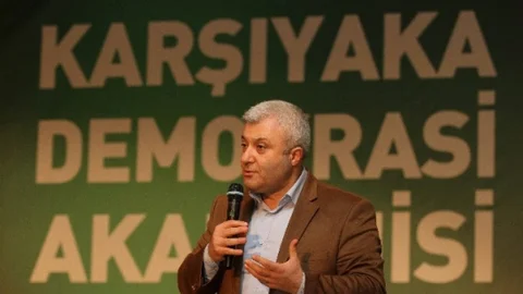 Tuncay Özkan Karşıyaka'da Söyleşiye Katıldı