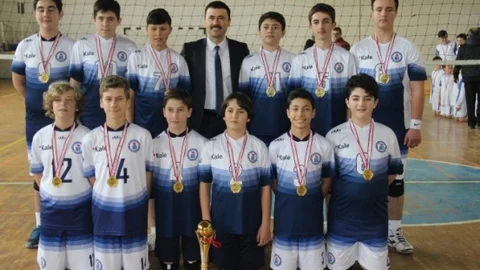 Çan Şehit Engin Eker Ortaokulu Şampiyonluğa Doymuyor