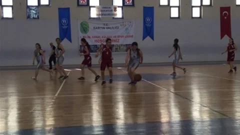 Bartın'da Okullar Arası Basketbol Müsabakaları Sona Erdi