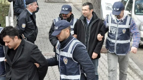 Bolu'da Yasadışı Dinleme Operasyonunda Polisler Adliyeye Sevk Edildi