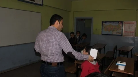 Cizre'de Öğrenciler Göz Taramasından Geçirildi