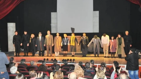 Tarık Buğra'nın “Ayakta Durmak İstiyorum” İsimli Tiyatro Oyununa Yoğun İlgi